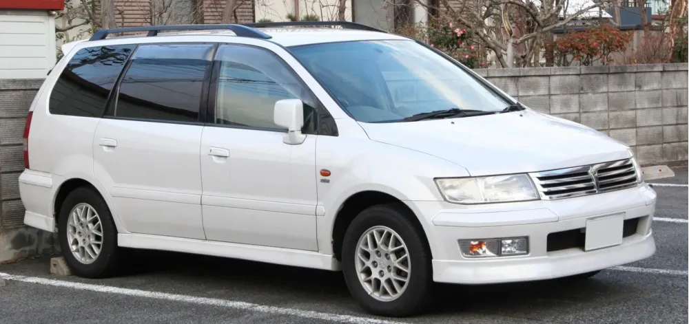 Mitsubishi Chariot Grandis (N11)