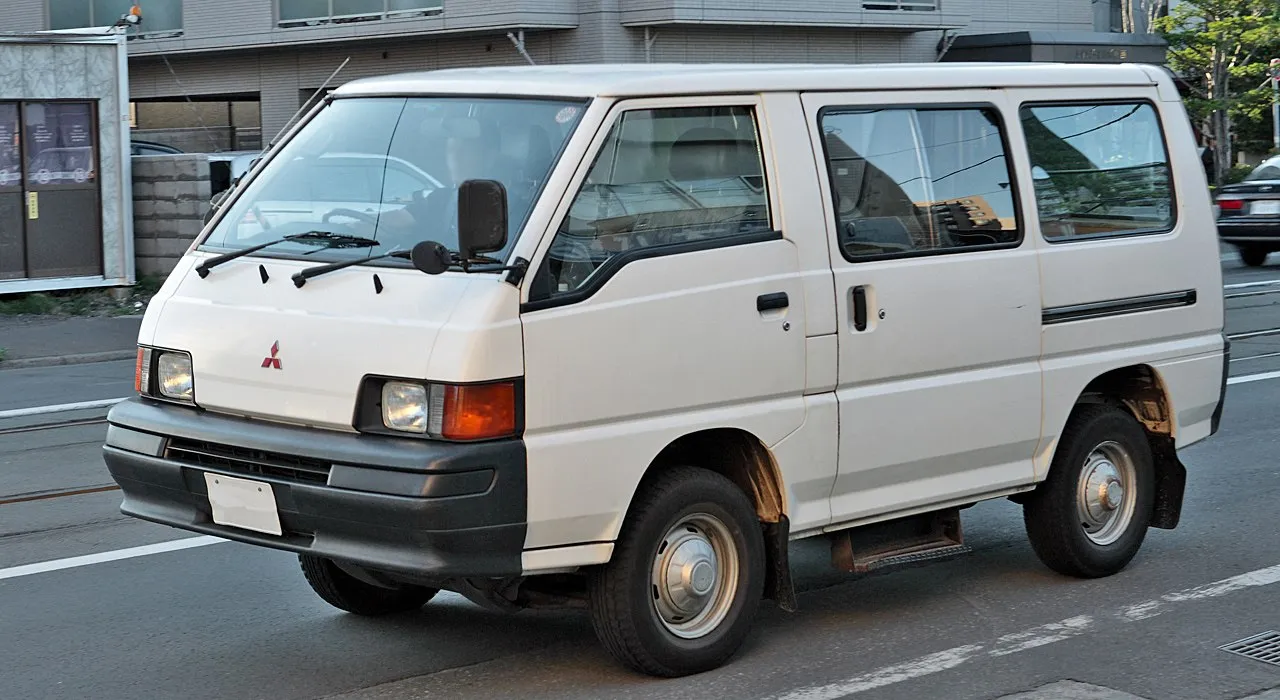 Mitsubishi Delica L300