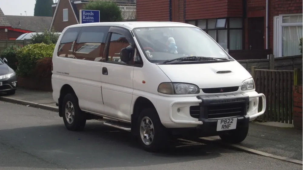 Mitsubishi Delica L400