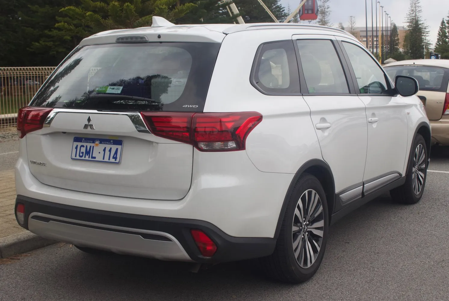 Image for Mitsubishi Outlander III (facelift 2018)