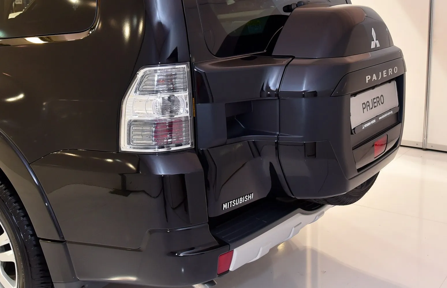 Image for Mitsubishi Pajero IV (facelift 2015)
