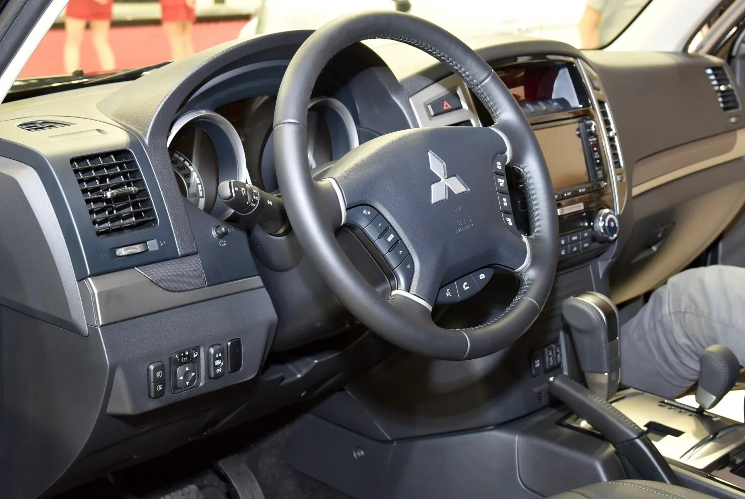 Image for Mitsubishi Pajero IV (facelift 2015)