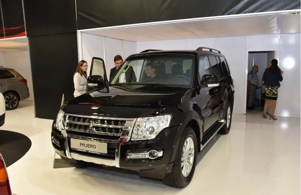 Mitsubishi Pajero IV (facelift 2015)
