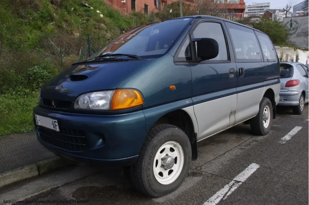 Mitsubishi Space Gear PA0