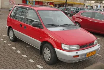 mitsubishi space-runner n50