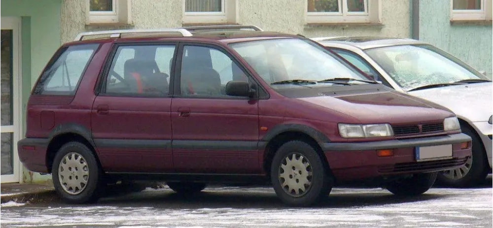 Mitsubishi Space Wagon II
