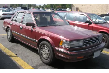 Nissan Maxima II (PU11)