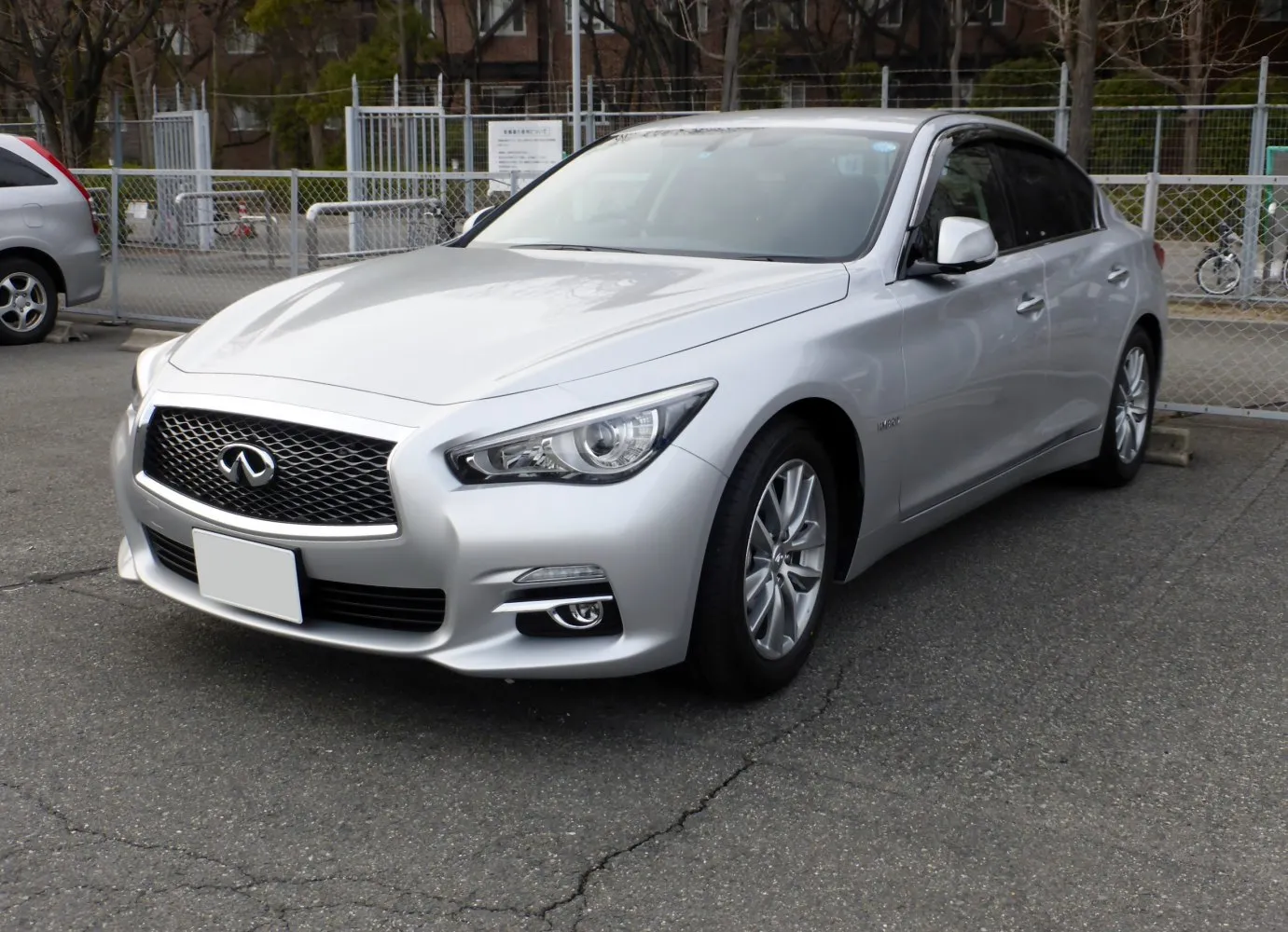 Nissan Skyline XIII (HV37)