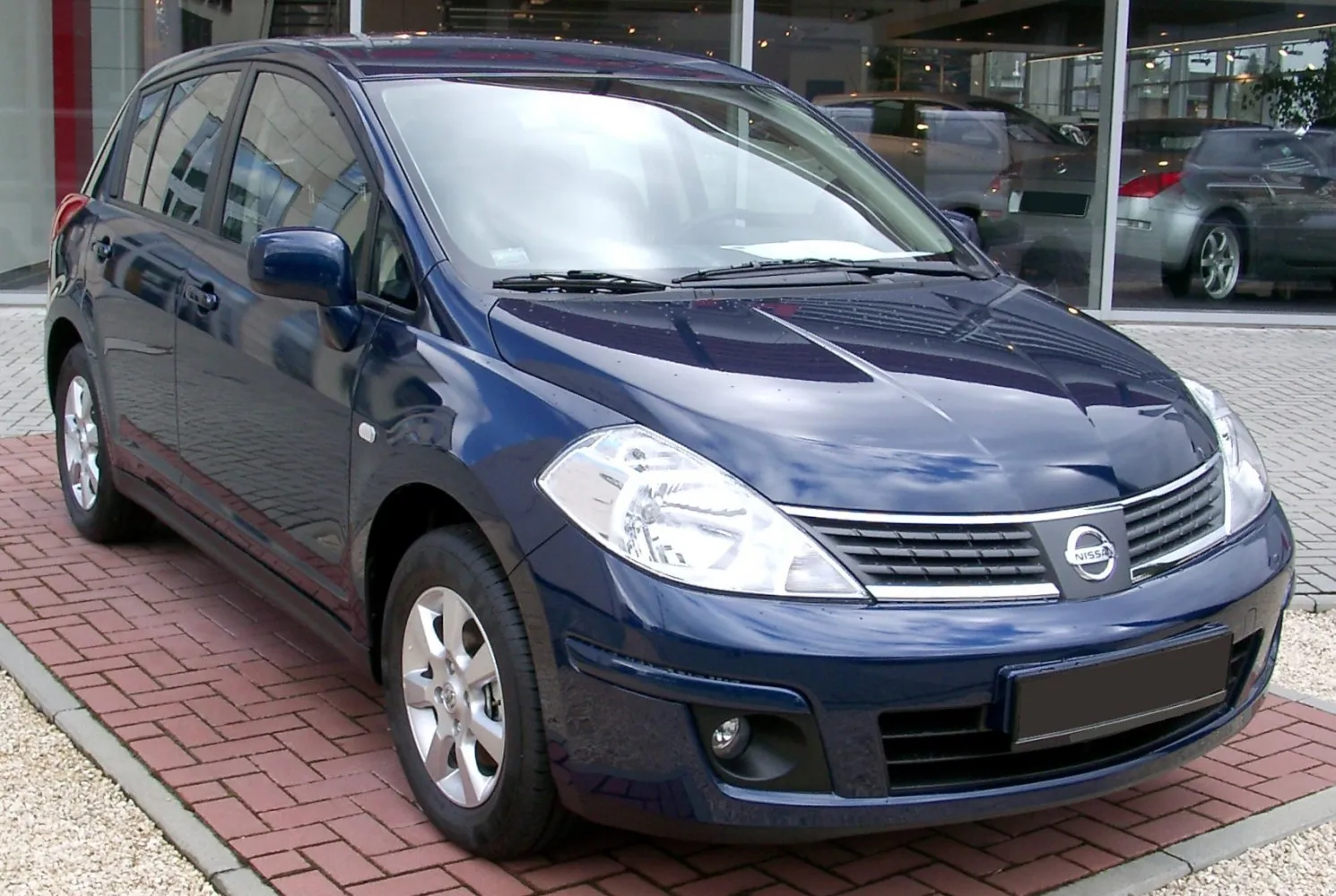 Image for Nissan Tiida Hatchback