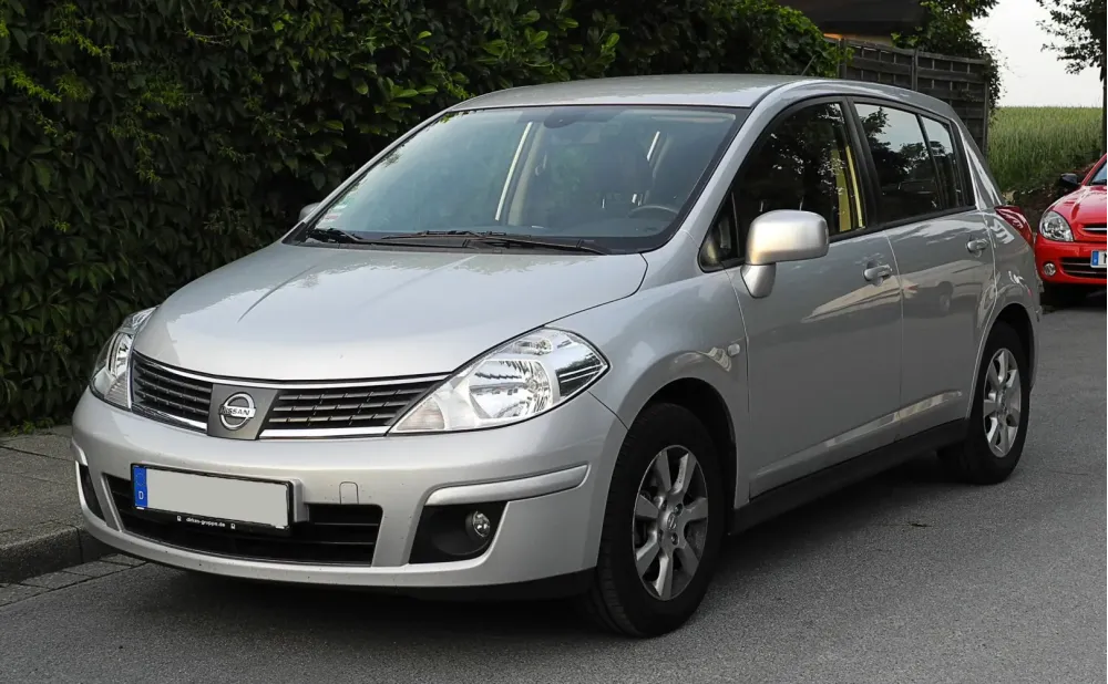 Nissan Tiida Hatchback
