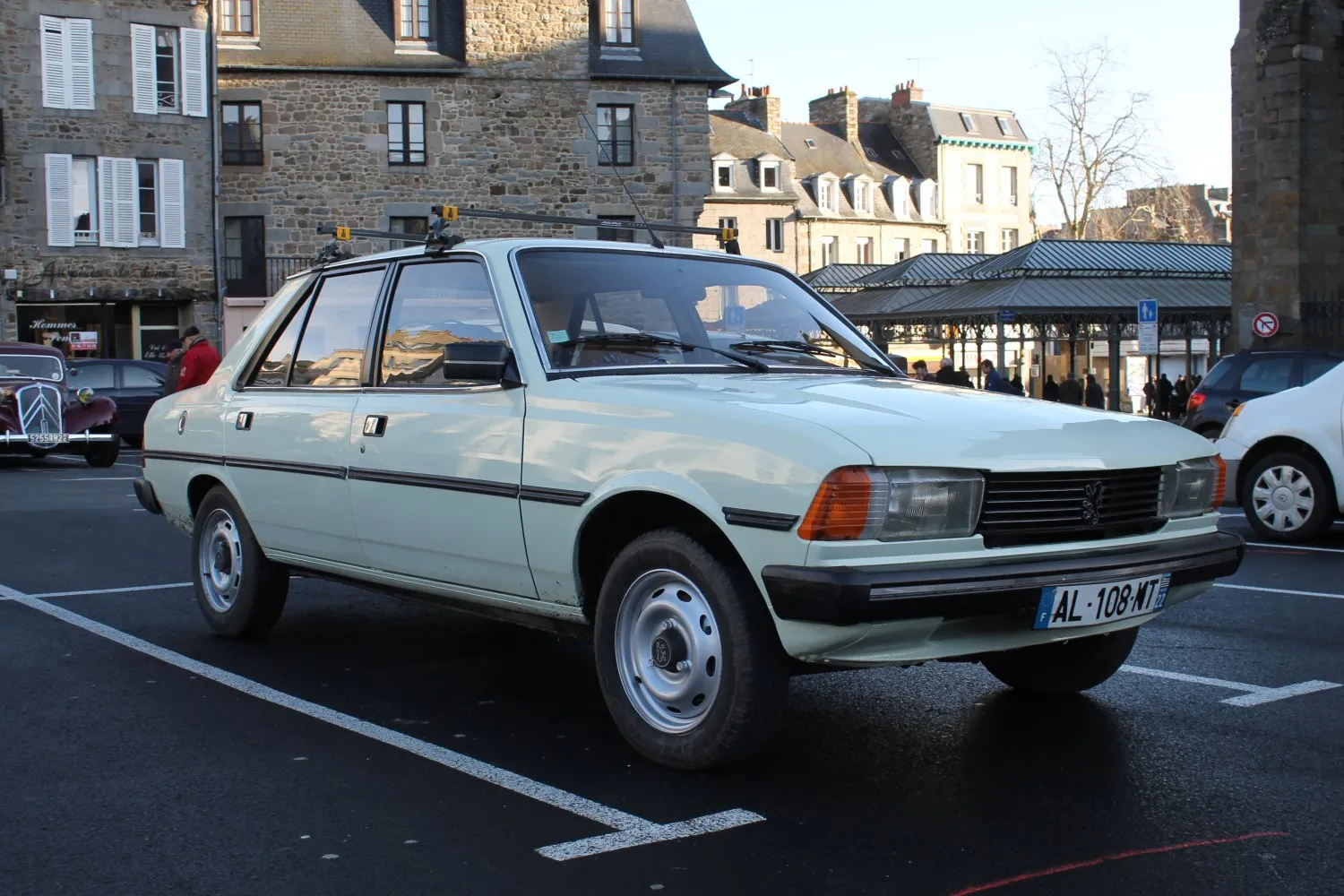 Peugeot 305 I (581A)