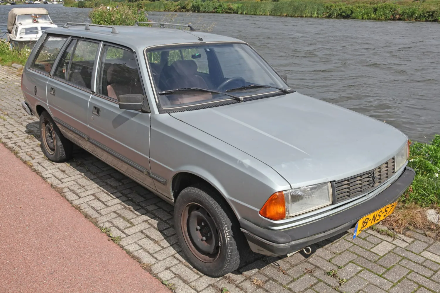 Peugeot 305 II Break (581E)