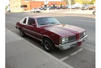 Pontiac Phoenix Coupe