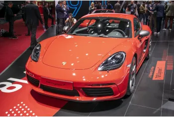 Porsche 718 Cayman (982)
