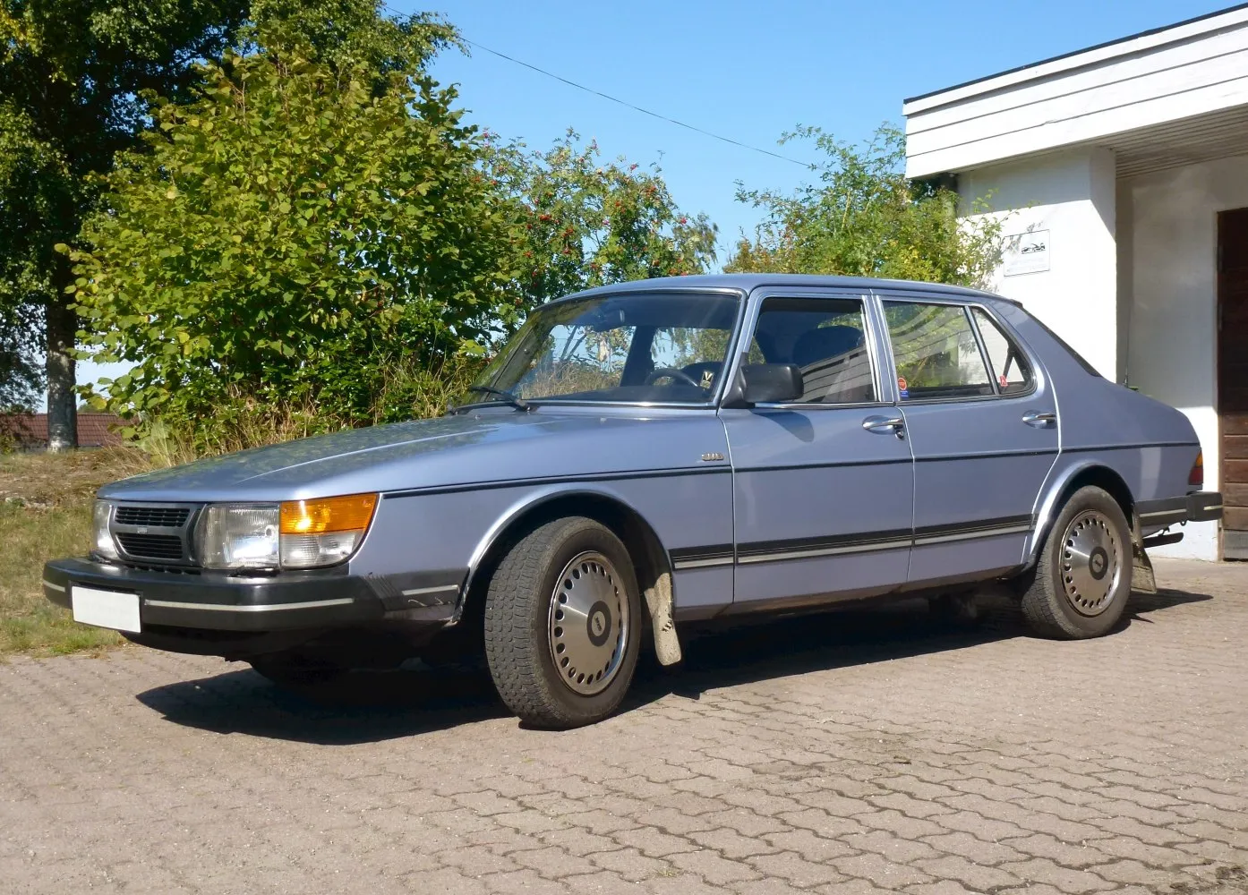 Saab 900 I
