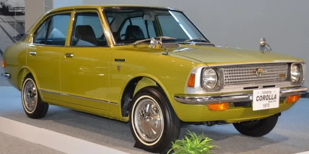 Toyota Corolla II 4-door sedan (E20)