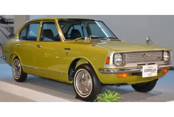 Toyota Corolla II 4-door sedan (E20)