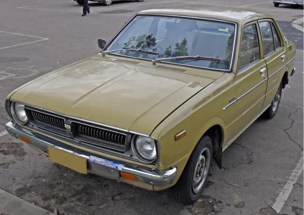 Toyota Corolla III (E30, E40, E50, E60)