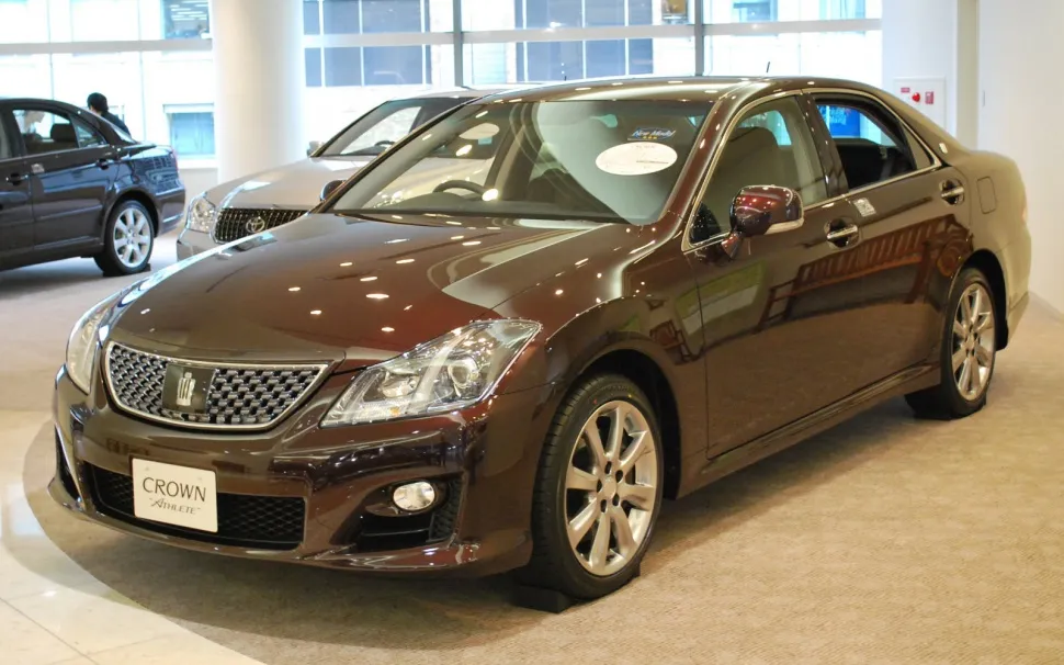Toyota Crown XIII Athlete (S200)