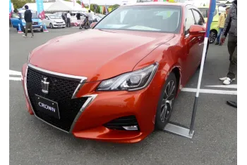 Toyota Crown XIV Athlete (S210, facelift 2016)