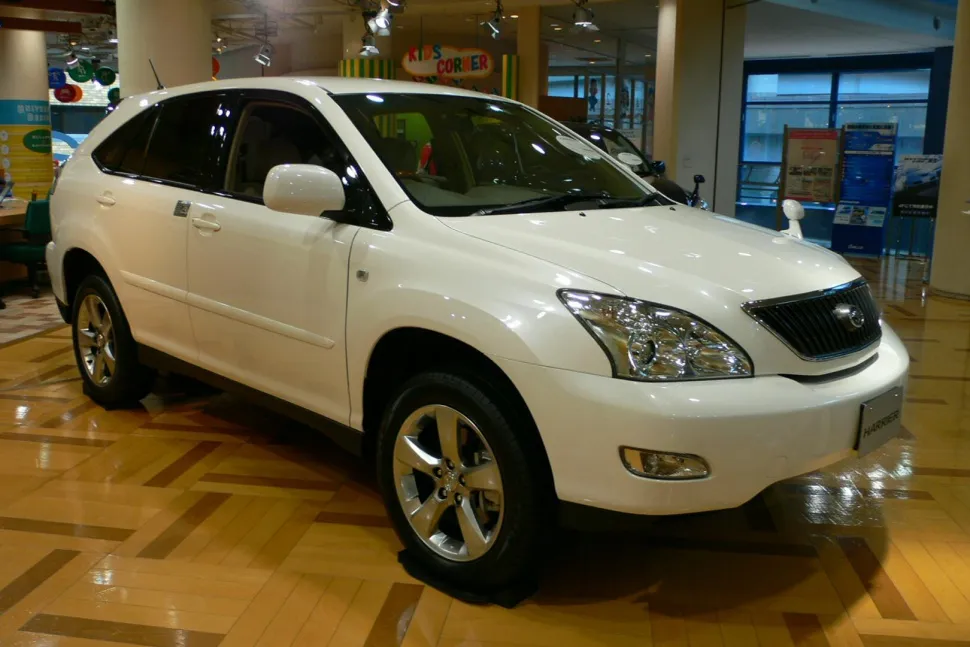 Toyota Harrier II (XU30)