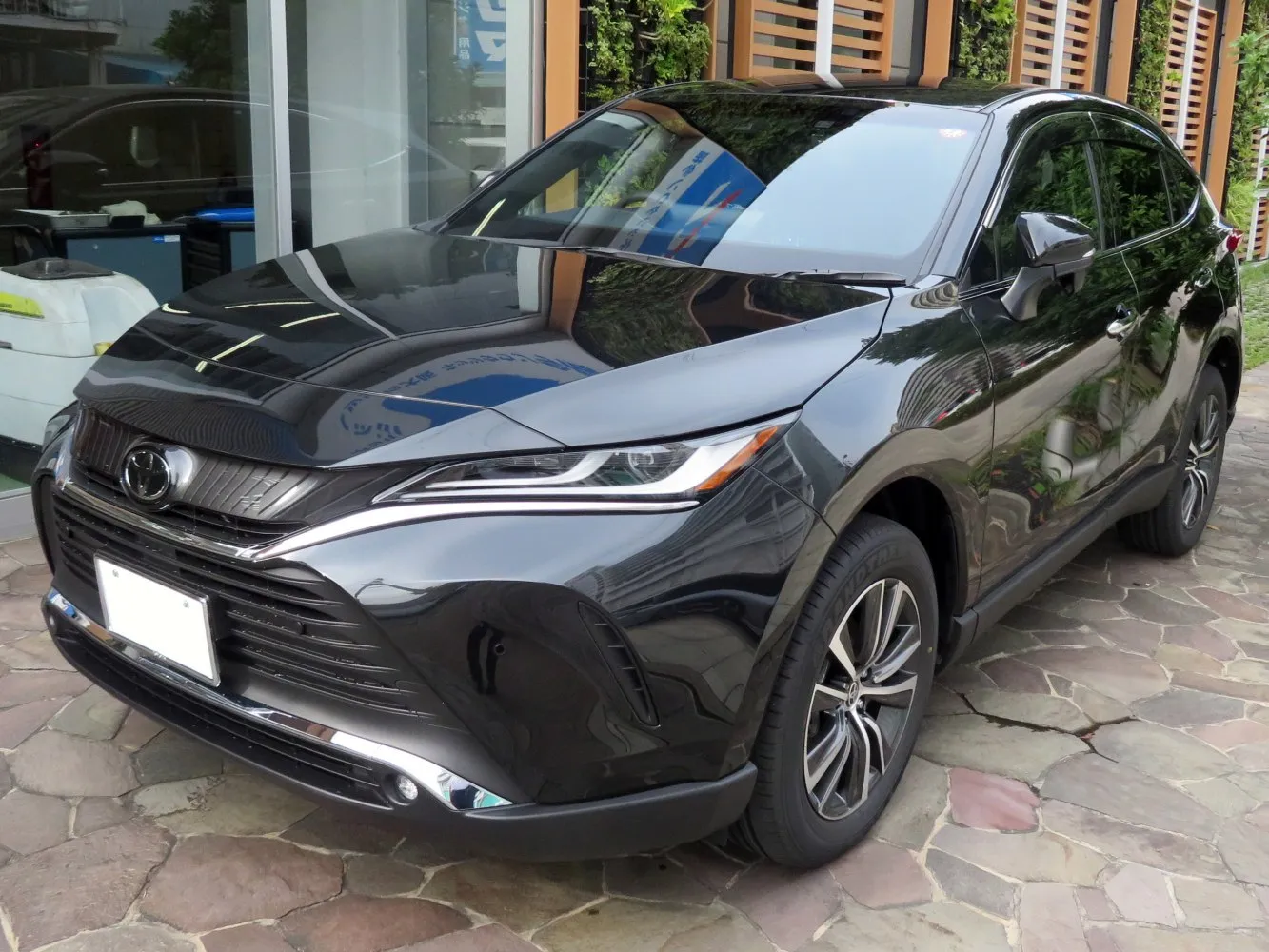 Toyota Harrier IV (XU80)