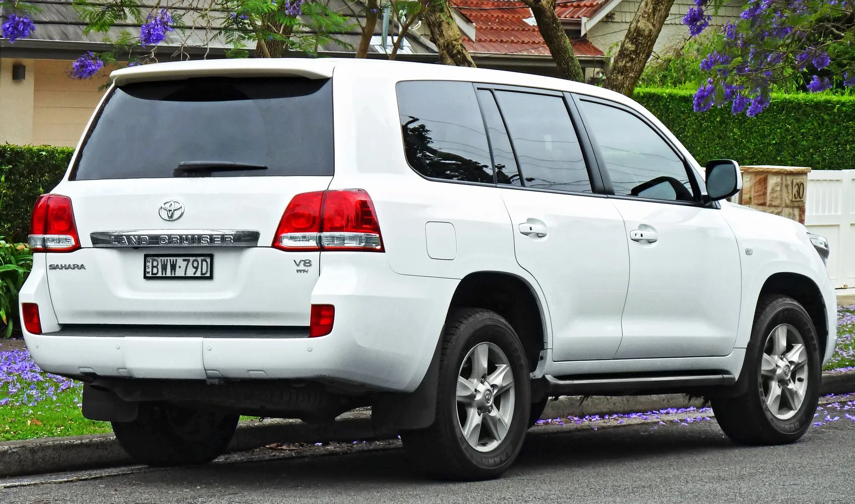 Image for Toyota Land Cruiser J200