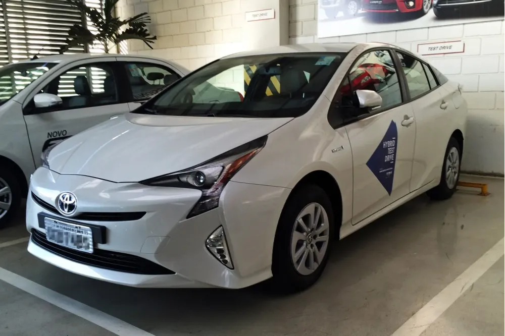 Toyota Prius IV (XW50)
