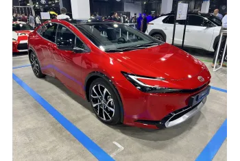 Toyota Prius V (XW60)