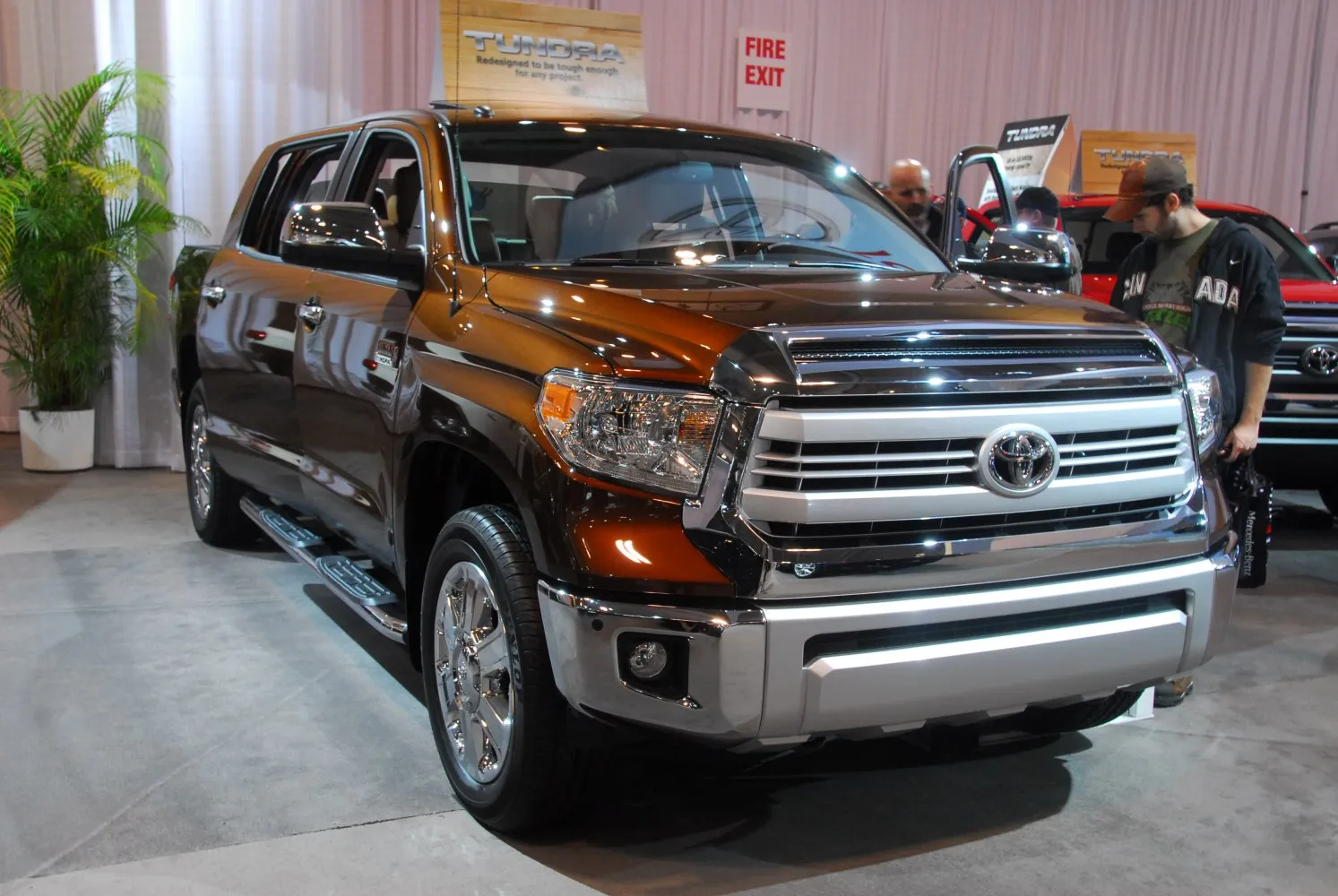 Toyota Tundra II CrewMax (facelift 2013)