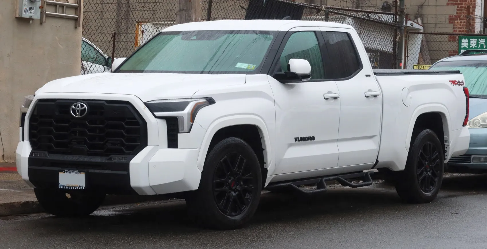 Toyota Tundra III Double Cab Standard Bed