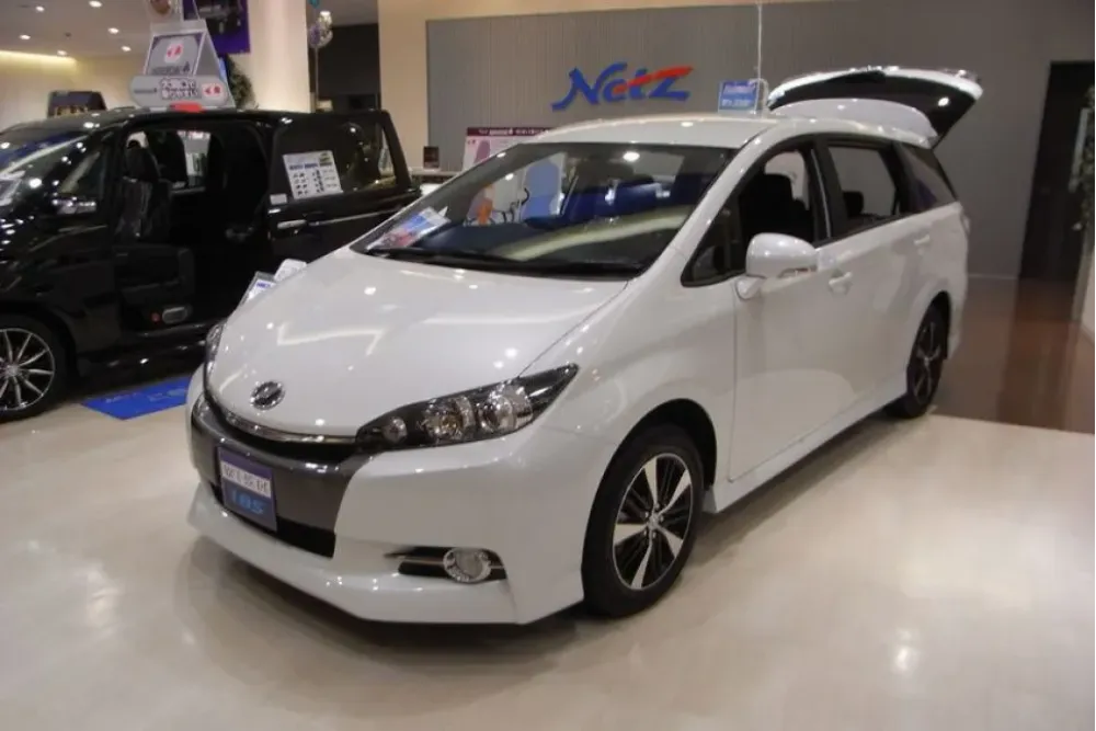 Toyota Wish II (facelift 2012)