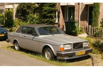 Volvo 260 Coupe (P262)