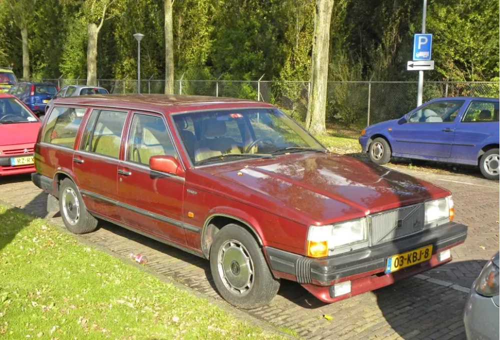 Volvo 760 Kombi (704,765)