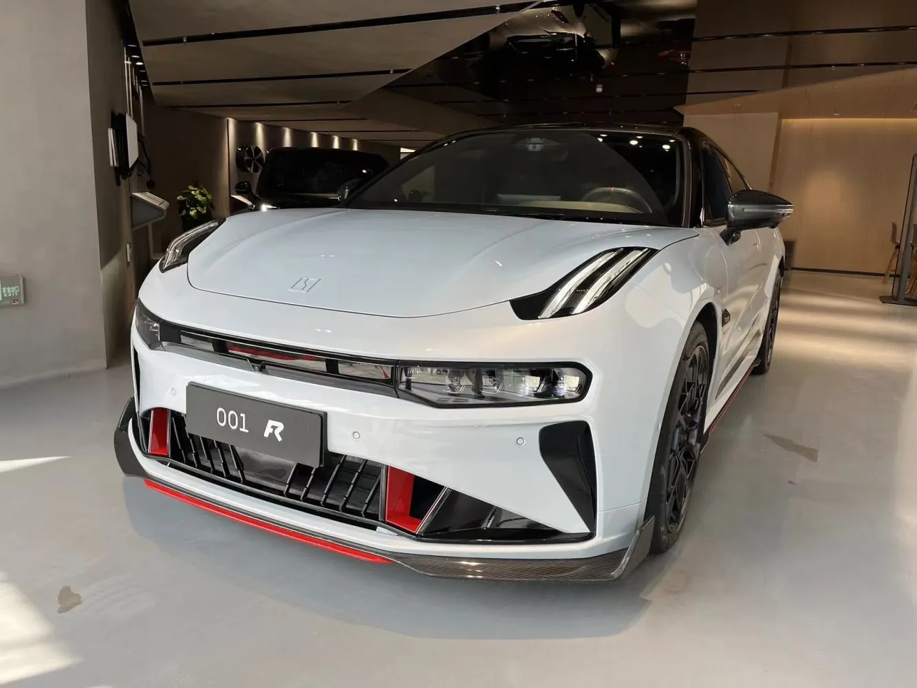 Zeekr 001 facelift 2024