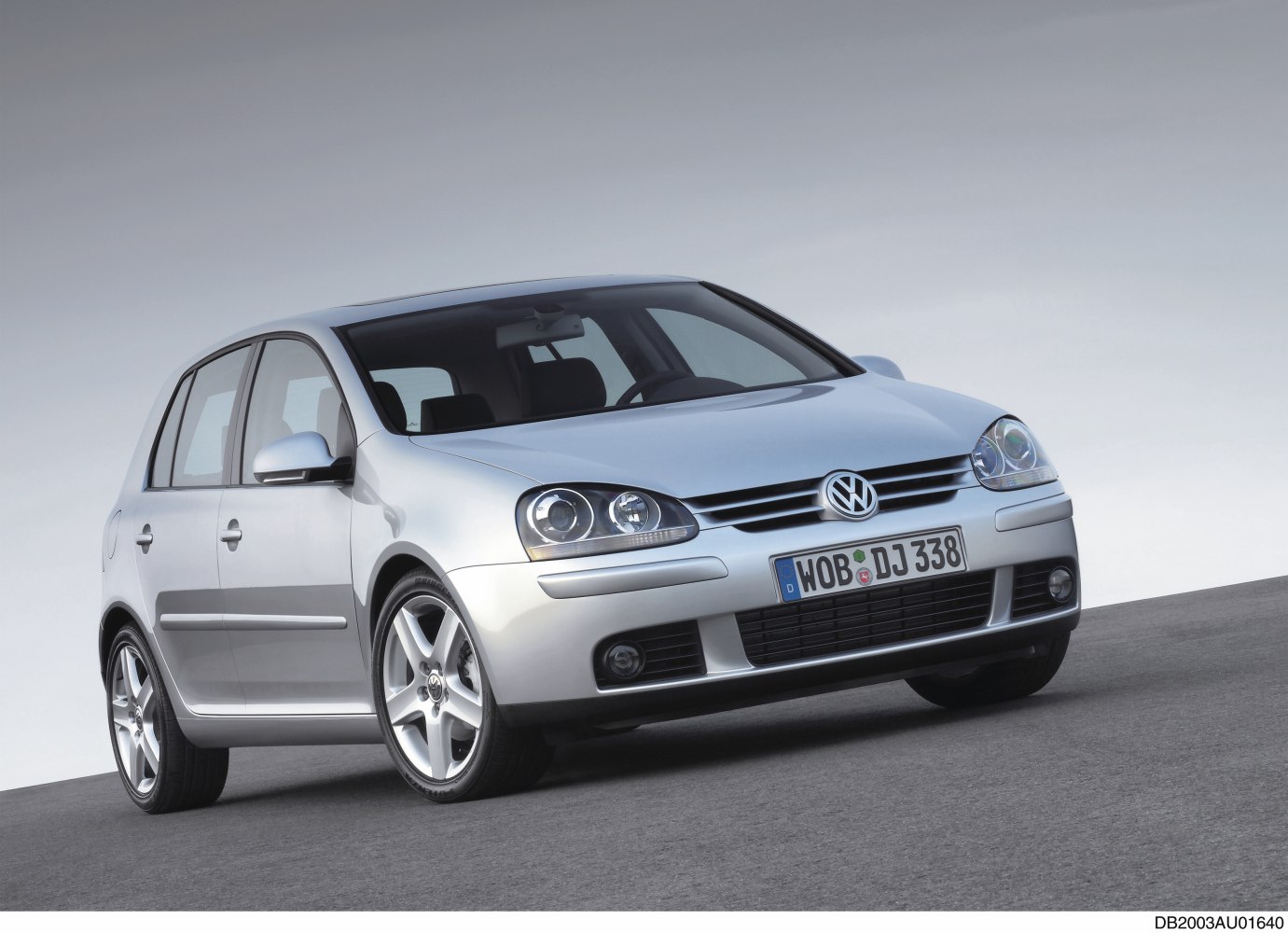 Full specifications and technical details 2004 Volkswagen Golf V (5-door) 2.0 TDI 16V (140 Hp) DSG