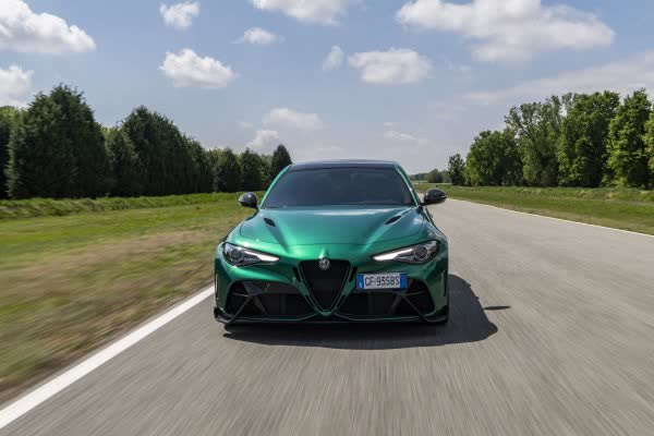 Spécifications complètes et détails techniques 2018 Alfa Romeo Giulia (952) 2.0 Turbo (280 Hp) AWD Automatic