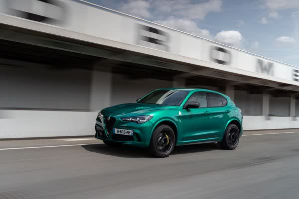 Spécifications complètes et détails techniques 2022 Alfa Romeo Stelvio (949, facelift 2022) 2.0 Turbo (280 Hp) Q4 Automatic