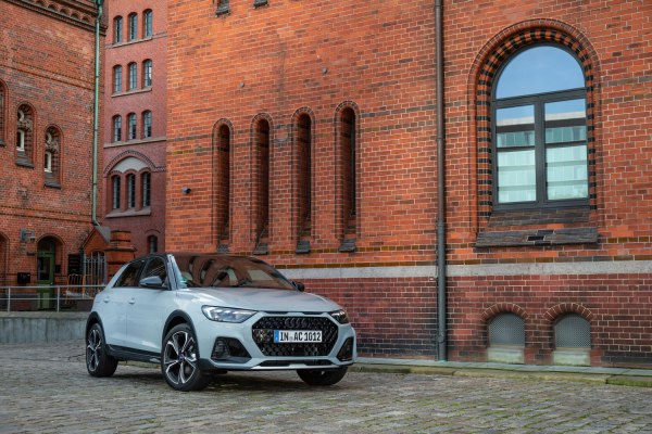 Full specifications and technical details 2022 Audi A1 allstreet (GB) 35 TFSI (150 Hp) S tronic