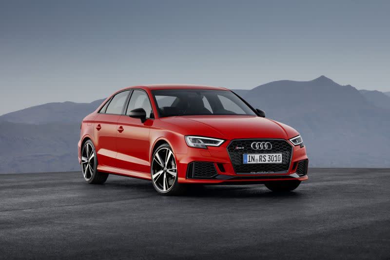 Vollständige Spezifikationen und technische Details 2017 Audi RS 3 sedan (8V, facelift 2017) 2.5 TFSI (400 Hp) quattro S tronic