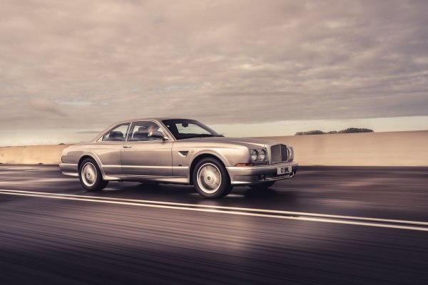 المواصفات والتفاصيل التقنية الكاملة 2001 Bentley Continental R 6.7 i V8 Mulliner (426 Hp)