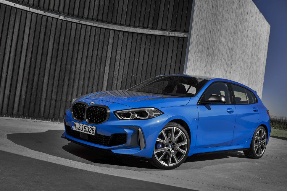 Full specifications and technical details 2019 BMW 1 Series Hatchback (F40) 118d (150 Hp) Steptronic