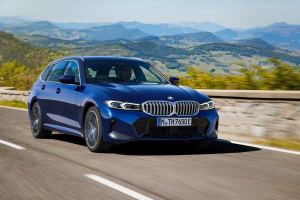 Full specifications and technical details 2022 BMW 3 Series Touring (G21 LCI, facelift 2022) 330d (286 Hp) Mild Hybrid xDrive Steptronic