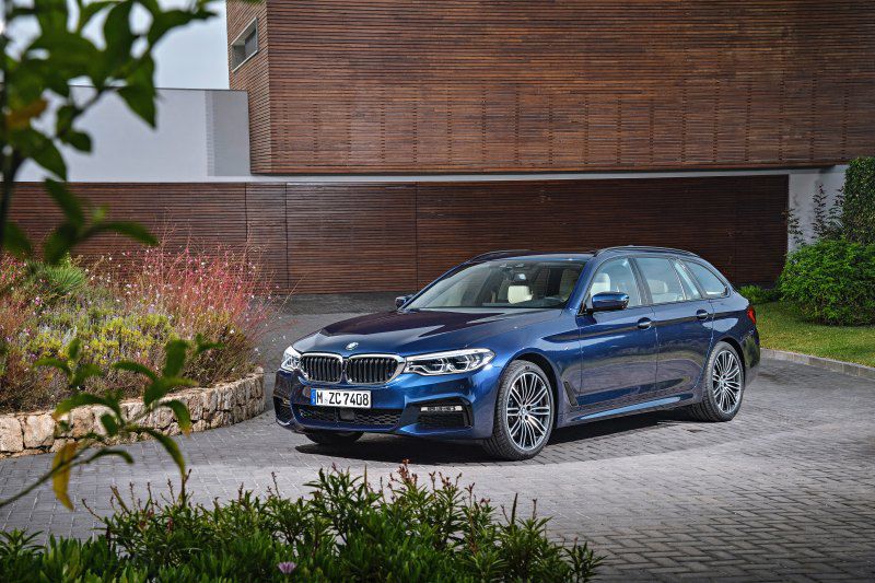 Full specifications and technical details 2017 BMW 5 Series Touring (G31) 525d (231 Hp) Steptronic