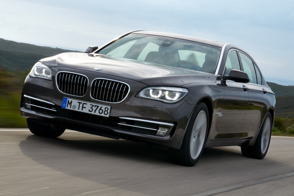 Full specifications and technical details 2012 BMW 7 Series Long (F02 LCI, facelift 2012) 740Li (320 Hp) Steptronic