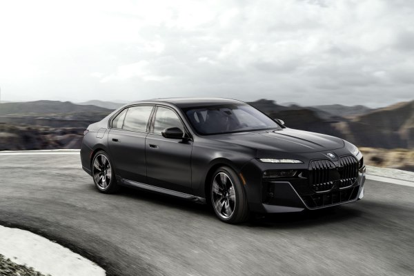 Full specifications and technical details 2022 BMW 7 Series (G70) 740i (380 Hp) Mild Hybrid Steptronic