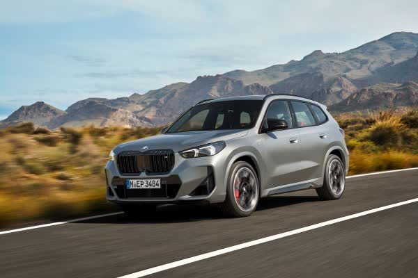 Full specifications and technical details 2023 BMW X1 (U11) M35i (300 Hp) xDrive Steptronic