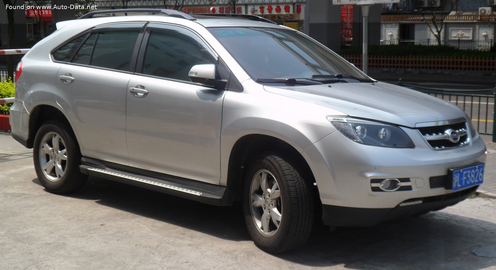 المواصفات والتفاصيل التقنية الكاملة 2011 BYD S6 2.0L (140 Hp)