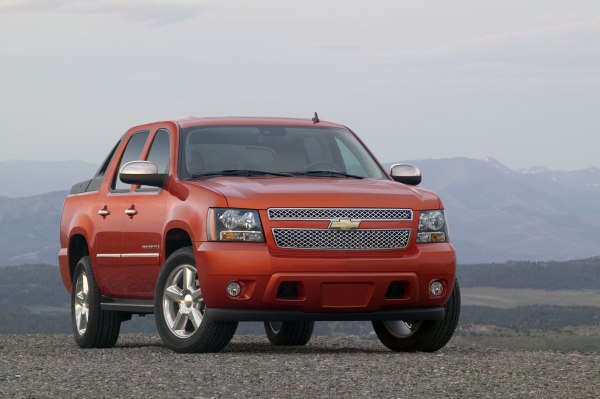 المواصفات والتفاصيل التقنية الكاملة 2006 Chevrolet Avalanche II 6.0 V8 Vortec (371 Hp) Hydra-Matic