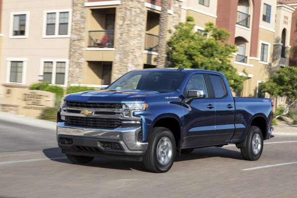 Full specifications and technical details 2018 Chevrolet Silverado 1500 IV Double Cab 5.3 EcoTec3 V8 (355 Hp) 4WD Automatic DFM